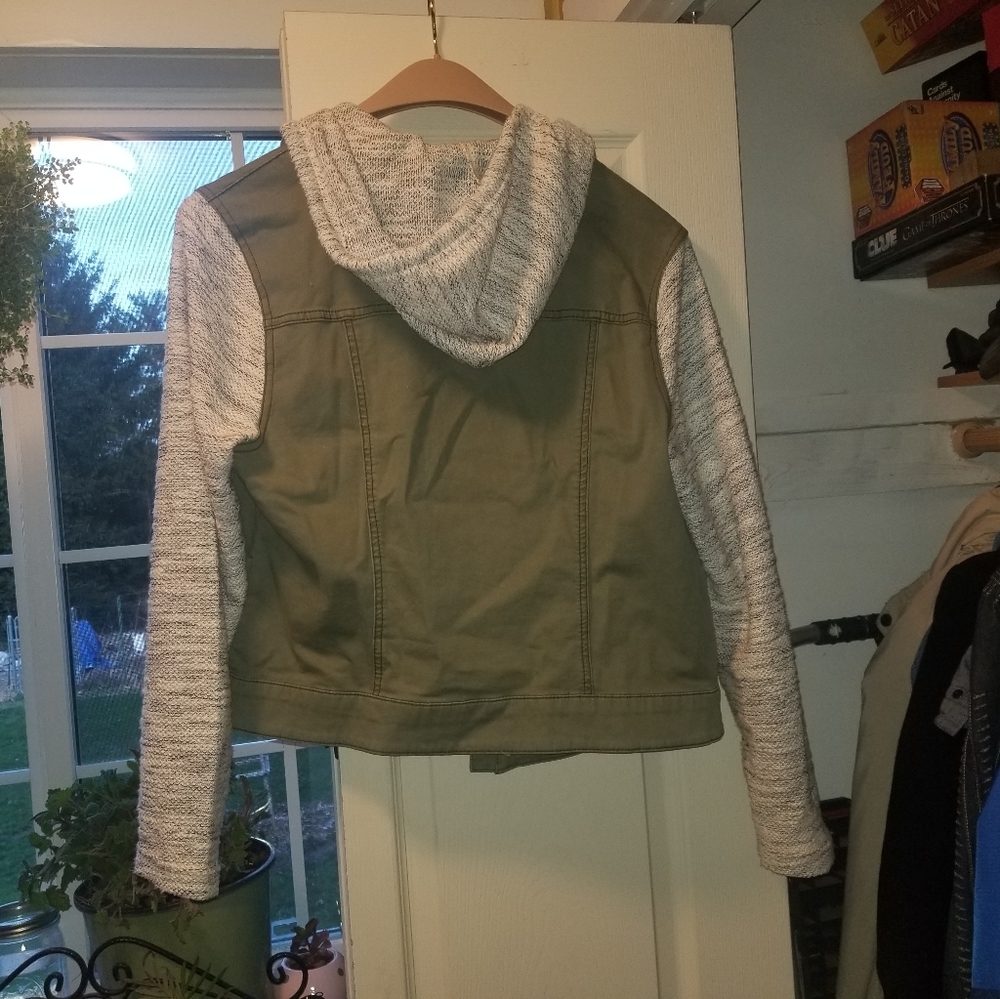 Fun spring jacket - Picture 3 of 4